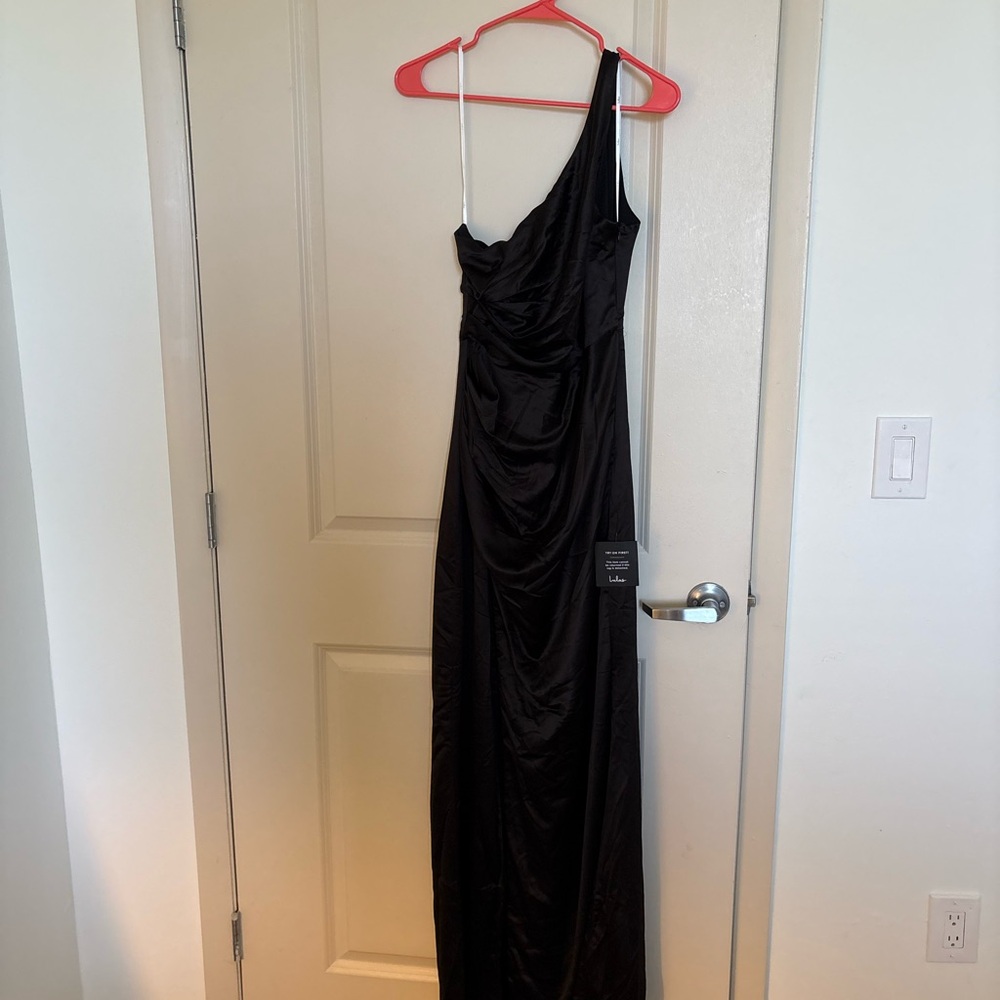 Lulu's Black One-Shoulder Satin Evening Dress